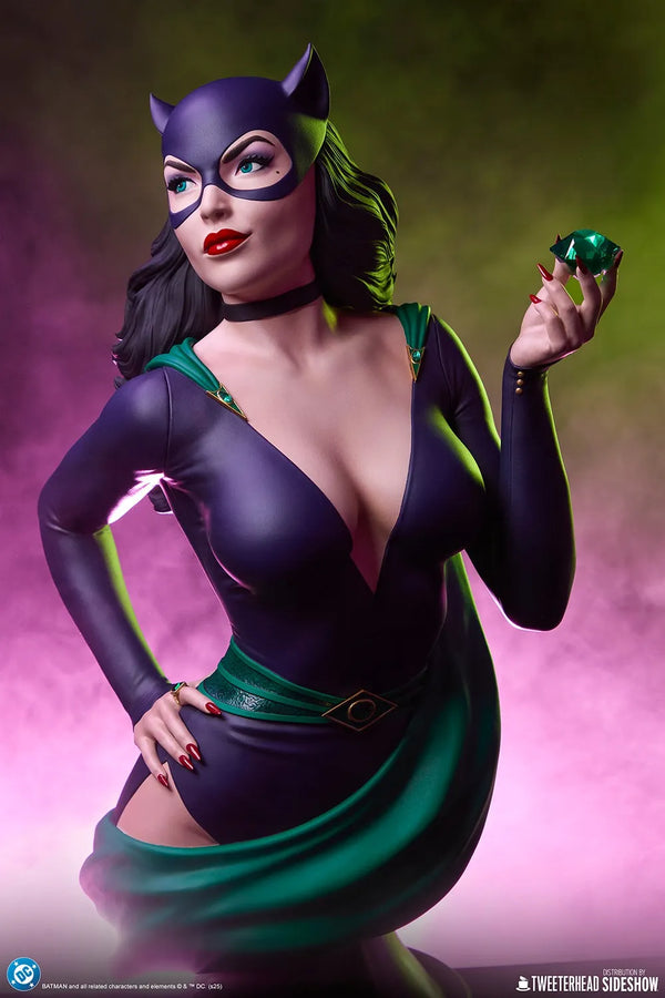 Catwoman - LIMITED EDITION: TBD – Tweeterhead – ActionFigure Brasil