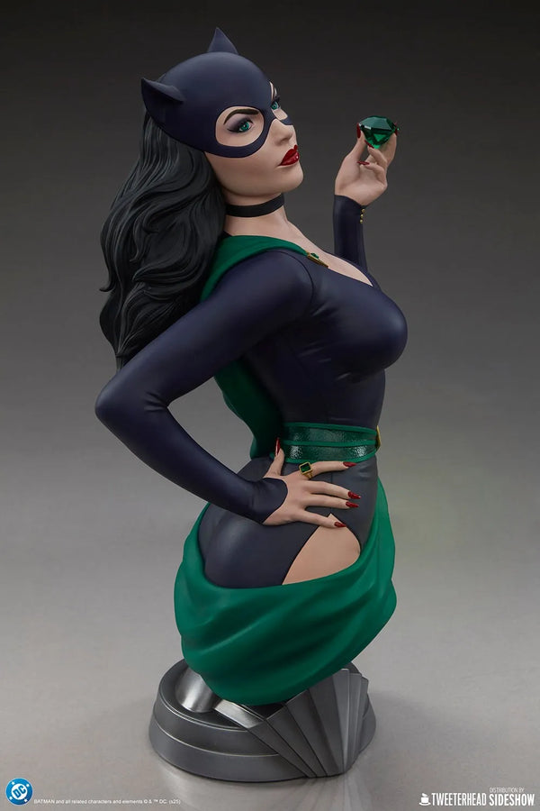 Catwoman - LIMITED EDITION: TBD – Tweeterhead – ActionFigure Brasil