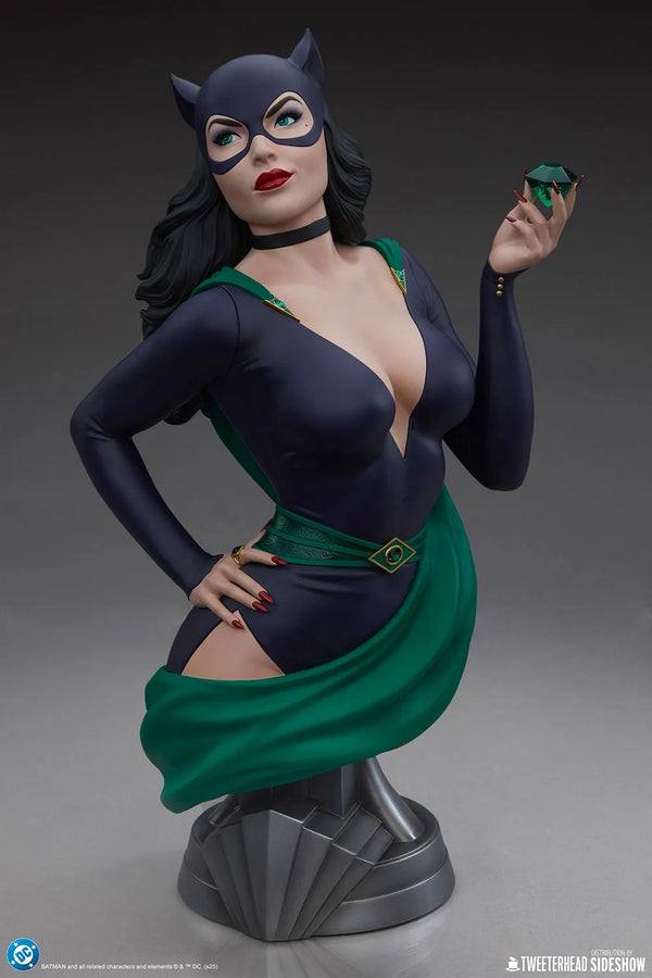 Catwoman - LIMITED EDITION: TBD – Tweeterhead – ActionFigure Brasil