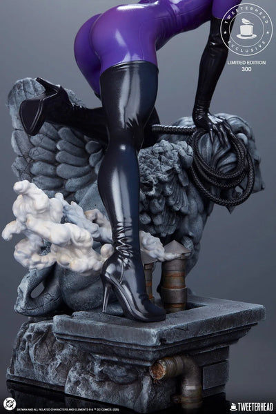 Catwoman (Purple Edition) - LIMITED EDITION: 150 (Variant - Sixth Scale) – Tweeterhead – ActionFigure Brasil — ambientada