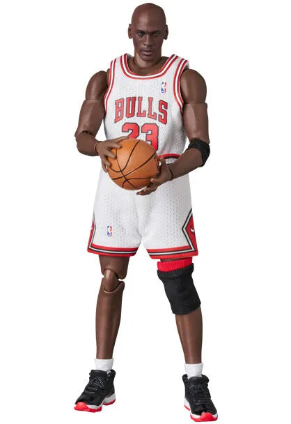 Chicago Bulls - NBA - Michael Jordan - Mafex (No.255) - Chicago Bulls Home (Medicom Toy)ㅤ – Medicom Toy – ActionFigureBrasil
