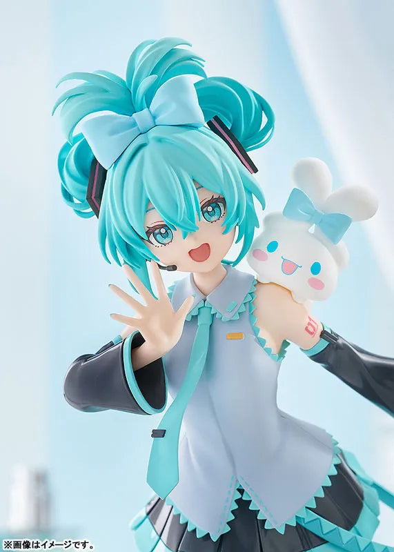 Cinnamoroll - Vocaloid - Hatsune Miku - Hatsune Miku x Cinnamoroll - Pop Up Parade - Cinnamoroll Collaboration Ver., L (Good Smile Company)ㅤ – Good Smile Company – ActionFigureBrasil
