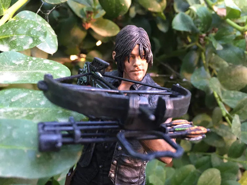 Color Tops Red Wave - The Walking Dead: Daryl Dixon 8 Inch Action Figureㅤ – McFarlane Toys – ActionFigureBrasil