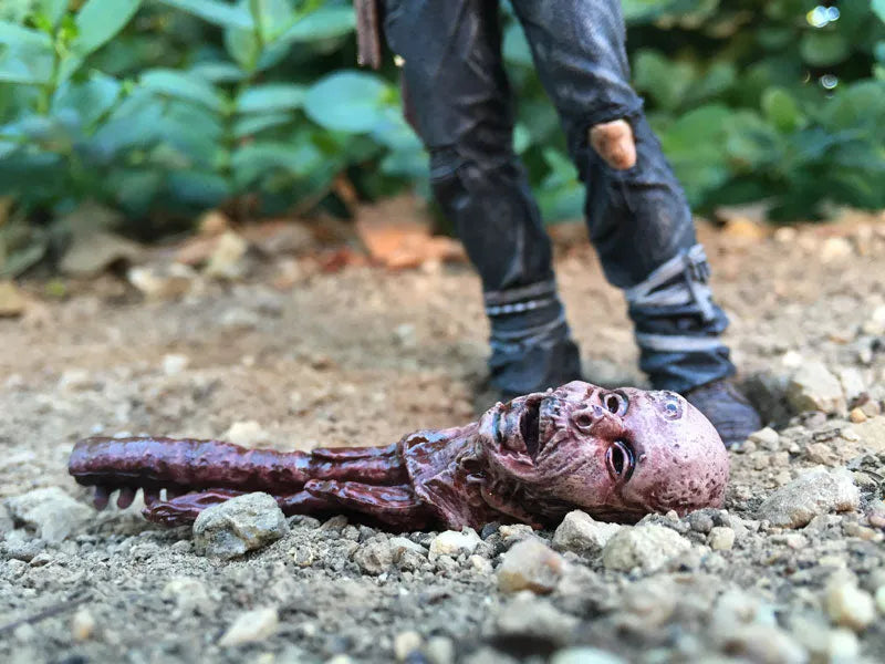Color Tops Red Wave - The Walking Dead: Daryl Dixon 8 Inch Action Figureㅤ – McFarlane Toys – ActionFigureBrasil