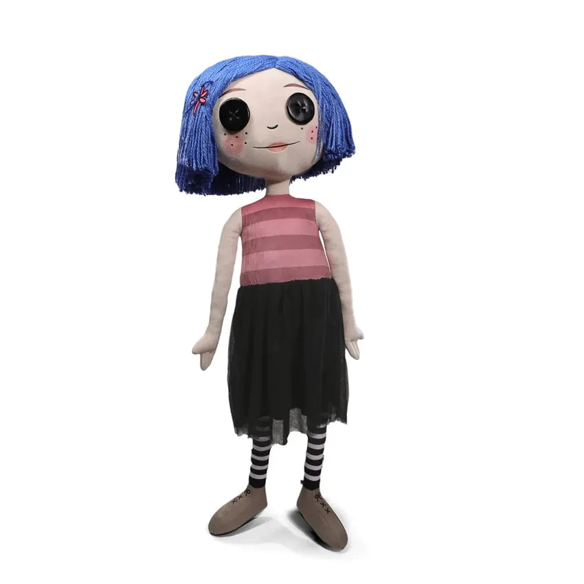 Coraline with Button Eyes Life-Size Plush – Kidrobot – ActionFigure Brasil