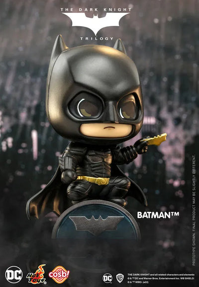 Cosby DC Collection #001 Batman [Movie "Dark Knight Trilogy"]ㅤ – Hot Toys – ActionFigureBrasil — ângulo diferente