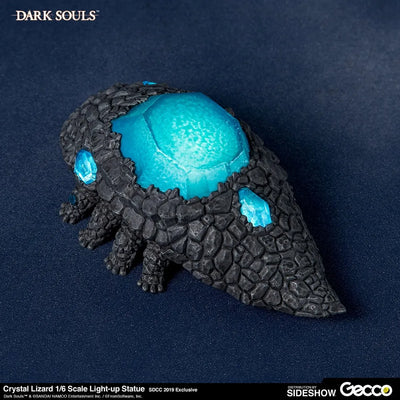 Crystal Lizard Light-Up – Gecco Co. – ActionFigure Brasil — com base expositora