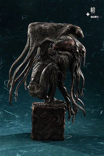 Cthulhu - LIMITED EDITION: 150 – Manas SUM – ActionFigure Brasil — com base expositora