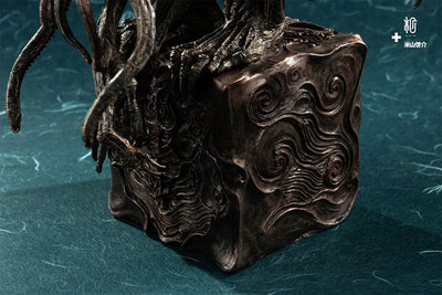 Cthulhu - LIMITED EDITION: 150 – Manas SUM – ActionFigure Brasil — com base expositora