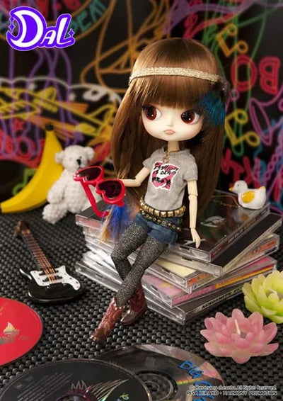 DAL / Chibi-RISA VINTAGE ROCK GIRL Complete Standard Size Dollㅤ – Groove – ActionFigureBrasil — ângulo diferente