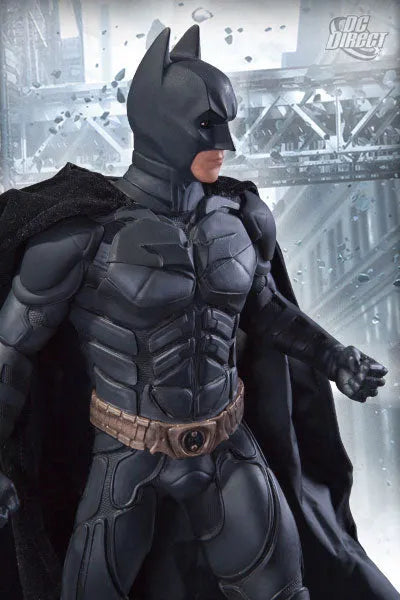 Dark Knight Rising 1/6 Icon Statue - Batmanㅤ – DC Direct – ActionFigureBrasil — ângulo diferente
