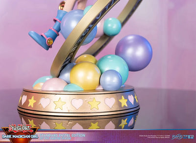 Dark Magician Girl – First 4 Figures – ActionFigure Brasil — iluminação de estúdio