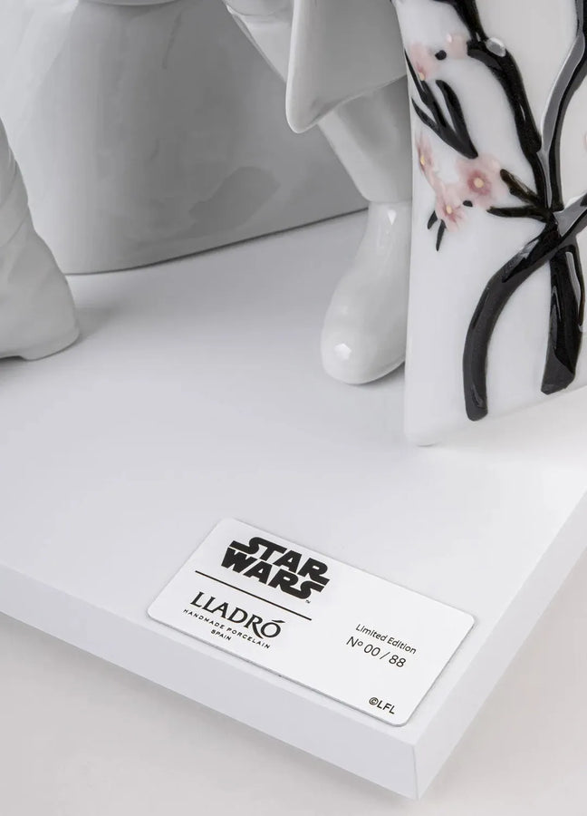 Darth Vader (Cherry Blossom Edition) - LIMITED EDITION: 88 – Lladró – ActionFigure Brasil