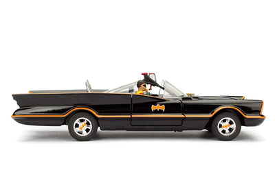 "DC Comics" 1/24 Diecast Vehicle Batmobile & Batman & Robin "Batman 1966 TV Series"ㅤ – Jada Toys – ActionFigureBrasil — ambientada