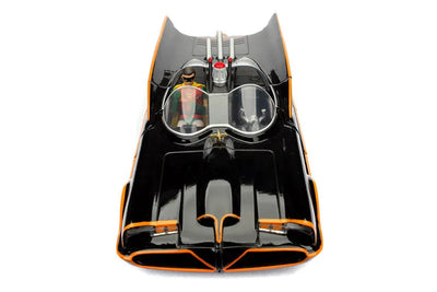 "DC Comics" 1/24 Diecast Vehicle Batmobile & Batman & Robin "Batman 1966 TV Series"ㅤ – Jada Toys – ActionFigureBrasil — ângulo diferente