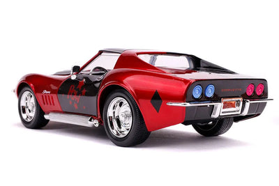 "DC Comics" 1/24 Diecast Vehicle Chevrolet, Corvette Stingray (1969 Model) & Harley Quinn [Comic]ㅤ – Jada Toys – ActionFigureBrasil — embalagem