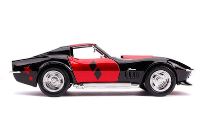 "DC Comics" 1/24 Diecast Vehicle Chevrolet, Corvette Stingray (1969 Model) & Harley Quinn [Comic]ㅤ – Jada Toys – ActionFigureBrasil — iluminação de estúdio