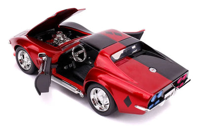 "DC Comics" 1/24 Diecast Vehicle Chevrolet, Corvette Stingray (1969 Model) & Harley Quinn [Comic]ㅤ – Jada Toys – ActionFigureBrasil — close