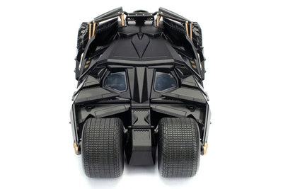"DC Comics" 1/24 Scale, Diecast Vehicle Batmobile & Batman [Movie "Dark Knight"]ㅤ – Jada Toys – ActionFigureBrasil — ângulo diferente