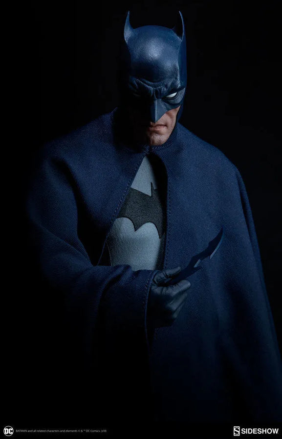 DC Comics - 1/6 Scale Figure: SideShow Sixth Scale Batman (Version 2)(Provisional Pre-order)ㅤ – Sideshow Collectibles – ActionFigureBrasil