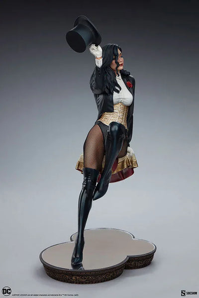 "DC Comics" Premium Format Figure Zatanna (Invisible Table)ㅤ – Sideshow Collectibles – ActionFigureBrasil — close