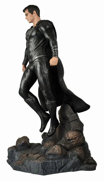 DC Gallery / MAN OF STEEL: Krypton Superman PVC Statueㅤ – Diamond Select Toys – ActionFigureBrasil — detalhe do produto