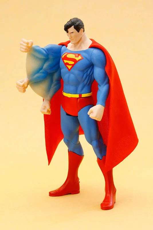 DC UNIVERSE ARTFX+ 