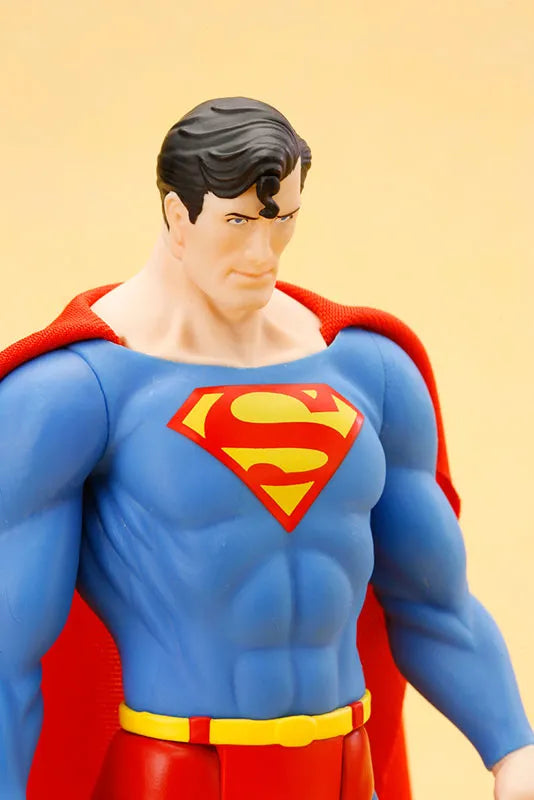 DC UNIVERSE ARTFX+ 