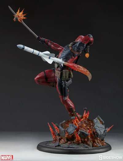 Deadpool Heat-Seeker - LIMITED EDITION: 2500 (Exclusive) – Sideshow Collectibles – ActionFigure Brasil — com base expositora