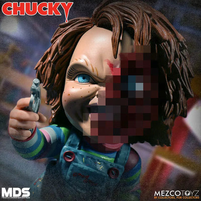 Designer's Series / Child Play: Chucky Deluxe 6 Inch Action Figure(Provisional Pre-order)ㅤ – Mezco – ActionFigureBrasil — ângulo diferente
