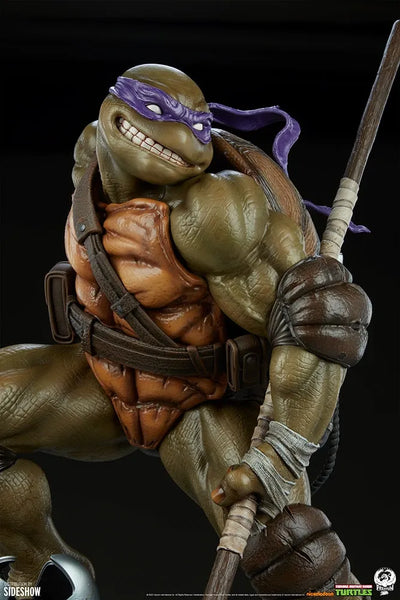 Donatello - LIMITED EDITION: 500 – PCS – ActionFigure Brasil — com base expositora