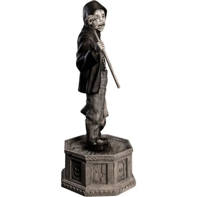 Doyle – Trick or Treat Studios – ActionFigure Brasil — com base expositora