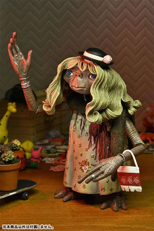 E.T. / E.T. 40th Anniversary Ultimate Action Figure Dress-up verㅤ – NECA – ActionFigureBrasil