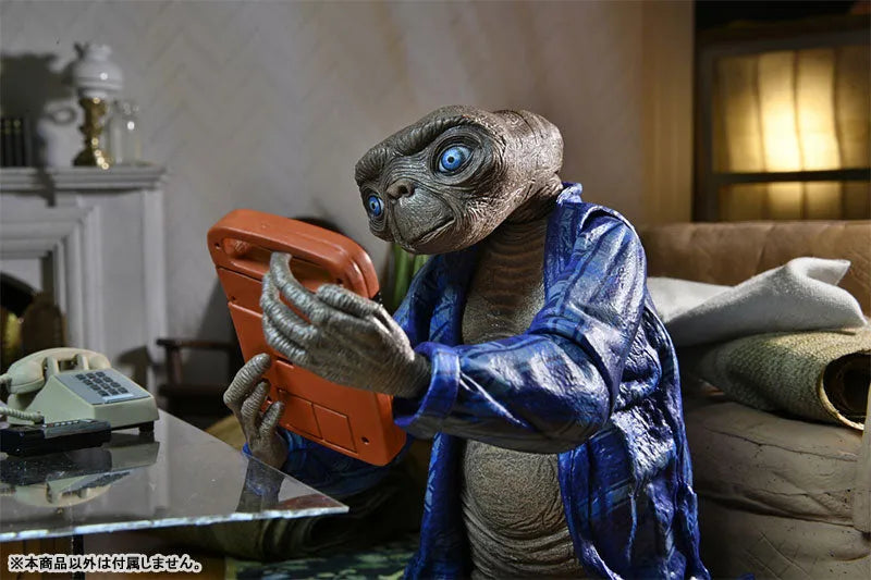 E.T. / E.T. 40th Anniversary Ultimate Action Figure Telepathy verㅤ – NECA – ActionFigureBrasil