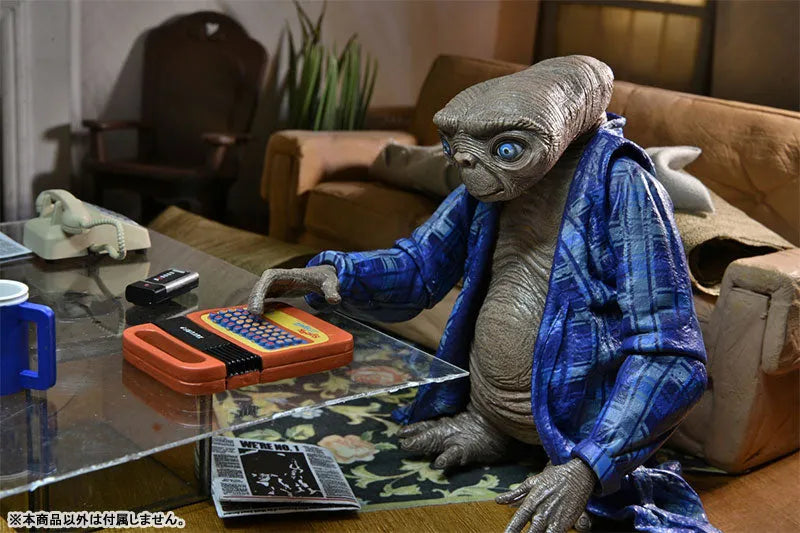 E.T. / E.T. 40th Anniversary Ultimate Action Figure Telepathy verㅤ – NECA – ActionFigureBrasil