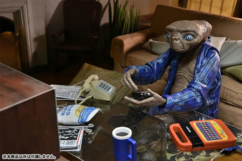 E.T. / E.T. 40th Anniversary Ultimate Action Figure Telepathy verㅤ – NECA – ActionFigureBrasil