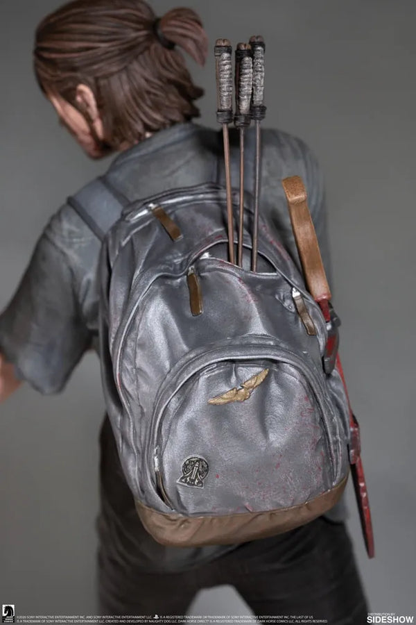 Ellie with Bow – Dark Horse Comics – ActionFigure Brasil