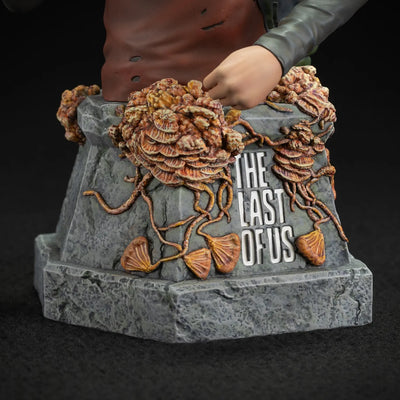 Ellie with Handgun – Dark Horse Comics – ActionFigure Brasil — detalhe do produto