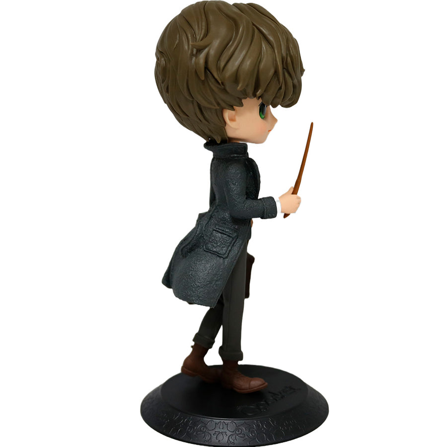ESTÁTUA BANPRESTO Q POSKET FANTASTIC BEASTS - NEWT SCAMANDER 2 (VERSÃO A)