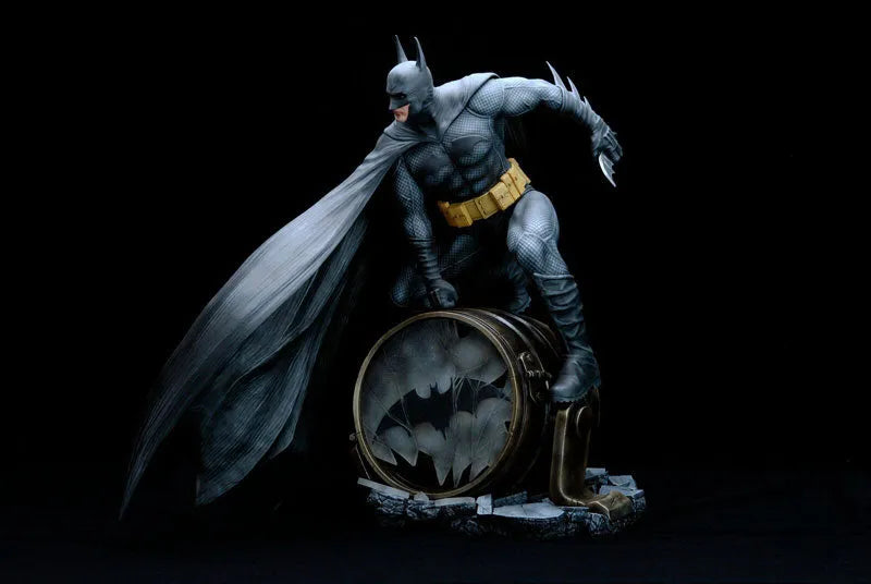 Fantasy Figure Gallery - DC Comics Collection: Batman 1/6 PVC(Provisional Pre-order)ㅤ – Yamato USA – ActionFigureBrasil