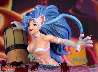 Felicia – First 4 Figures – ActionFigure Brasil — ângulo diferente