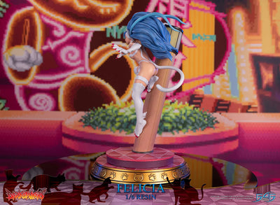 Felicia – First 4 Figures – ActionFigure Brasil — detalhe do produto
