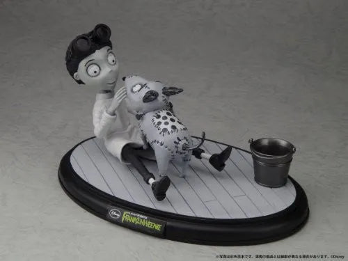 Frankenweenie - Sparky - Victor Frankenstein (Yamato)ㅤ – Yamato – ActionFigureBrasil
