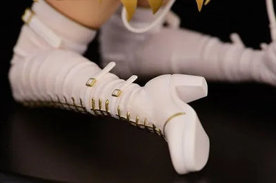 Freezing Vibration - Satellizer el Bridget - 1/6 - ver. Bondage White Edition (Orca Toys)ㅤ – Orca Toys – ActionFigureBrasil — ângulo diferente