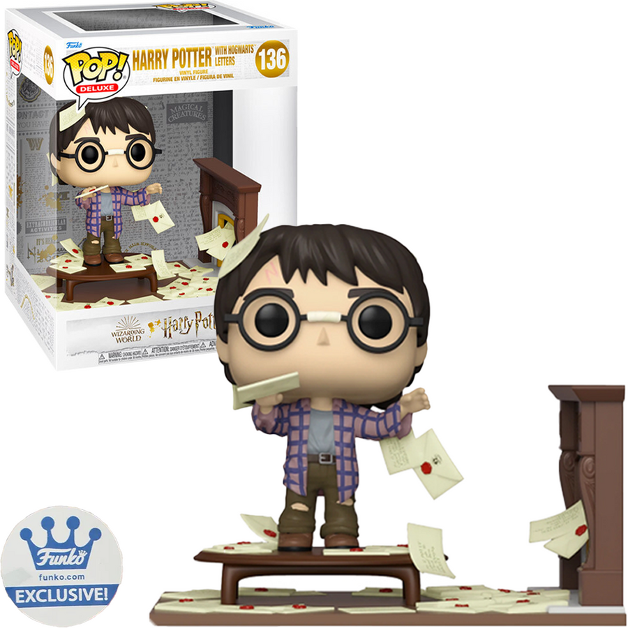 FUNKO POP HARRY POTTER - HARRY POTTER WITH HOGWARTS LETTERS 136 (DELUXE) BRINDE