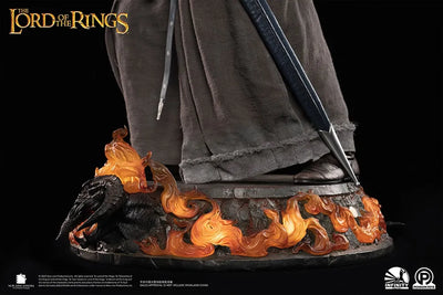 Gandalf the Grey (Premium Edition) - LIMITED EDITION: 250 (Premium Edition) – Infinity Studio X Penguin Toys – ActionFigure Brasil — embalagem