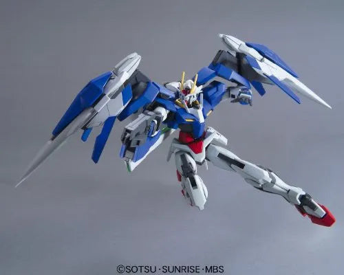 Gekijouban Kidou Senshi Gundam 00: A Wakening of the Trailblazer - GN-0000RE + GNR-010 00 Raiser GN Condenser Type - HG00 #70 - 1/144 (Bandai)ㅤ – Bandai – ActionFigureBrasil
