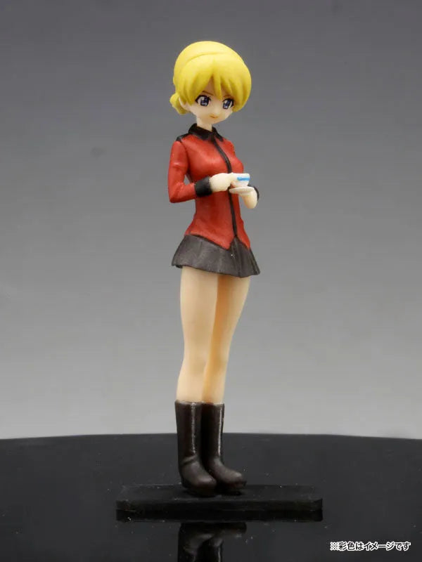 Girls und Panzer - Anchovy - Darjeeling - Kay - Captain Figure Set - 1/35 (Platz)ㅤ – Platz Hobby – ActionFigureBrasil