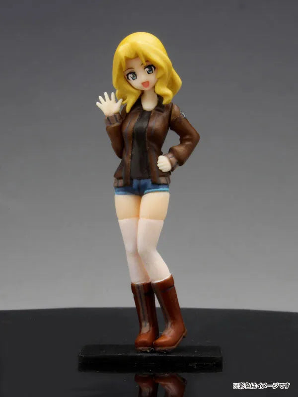 Girls und Panzer - Anchovy - Darjeeling - Kay - Captain Figure Set - 1/35 (Platz)ㅤ – Platz Hobby – ActionFigureBrasil