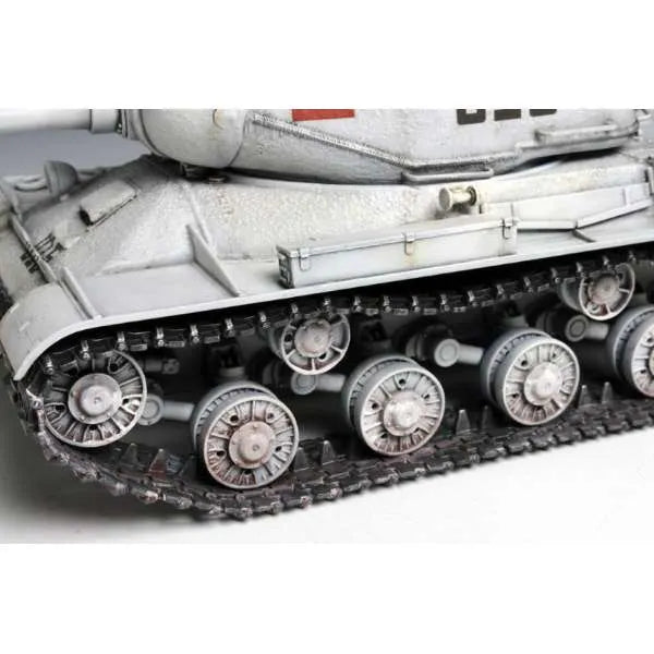 Girls und Panzer - IS-2 - 1/35 - Pravda High School (Platz)ㅤ – Platz Hobby – ActionFigureBrasil